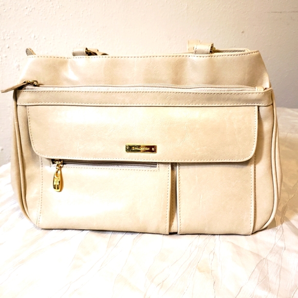 Collection leather shoulder bag - Picture 2 of 11